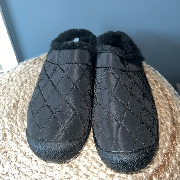 Lamo Malachi Quilted Slippers - Picture 3 of 7